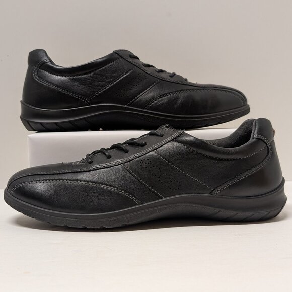 Ecco Sky Lace-Up Leather Sneaker in Black - Picture 10 of 16